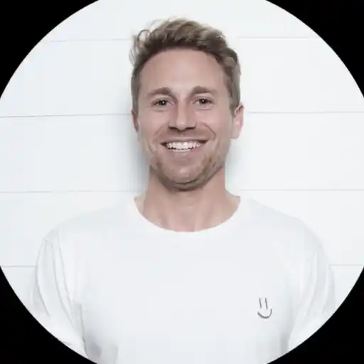 Portrait of male copywriting client for purposes of testimonial.